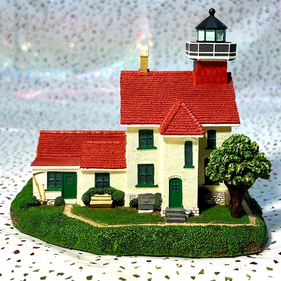 Danbury Mint Other - Grand Traverse Light, Northport, MI